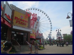 Clifton Hill, downtown Niagara Falls 30